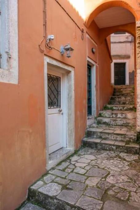 コルフ島Newly Renovated 1730'S Venetian Loftアパートメント エクステリア 写真